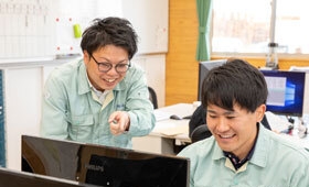 外山木材㈱